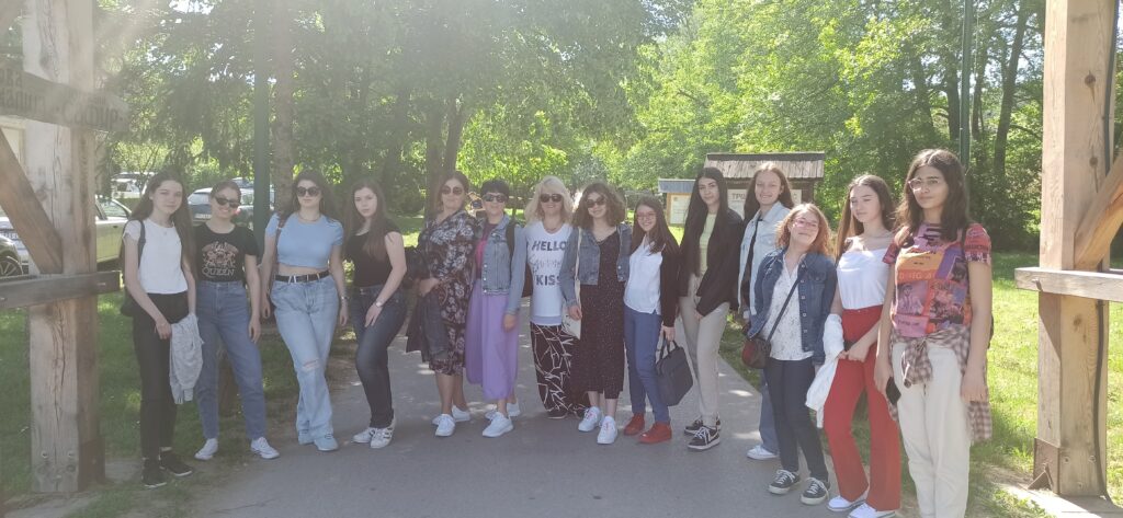 Фотографије са Републичког такмичења из српског језика и језичке културе у Тршићу 2022.