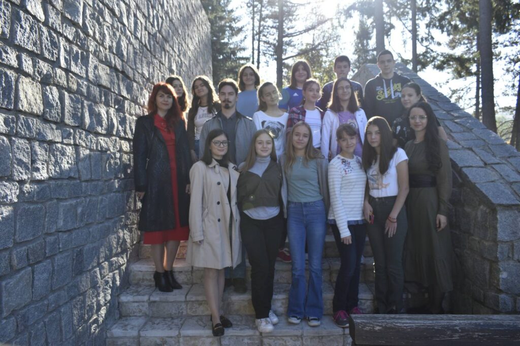 Предавања и радионице из српског језика и књижевности за ученике осмог разреда ОШ – Тршић 2022.